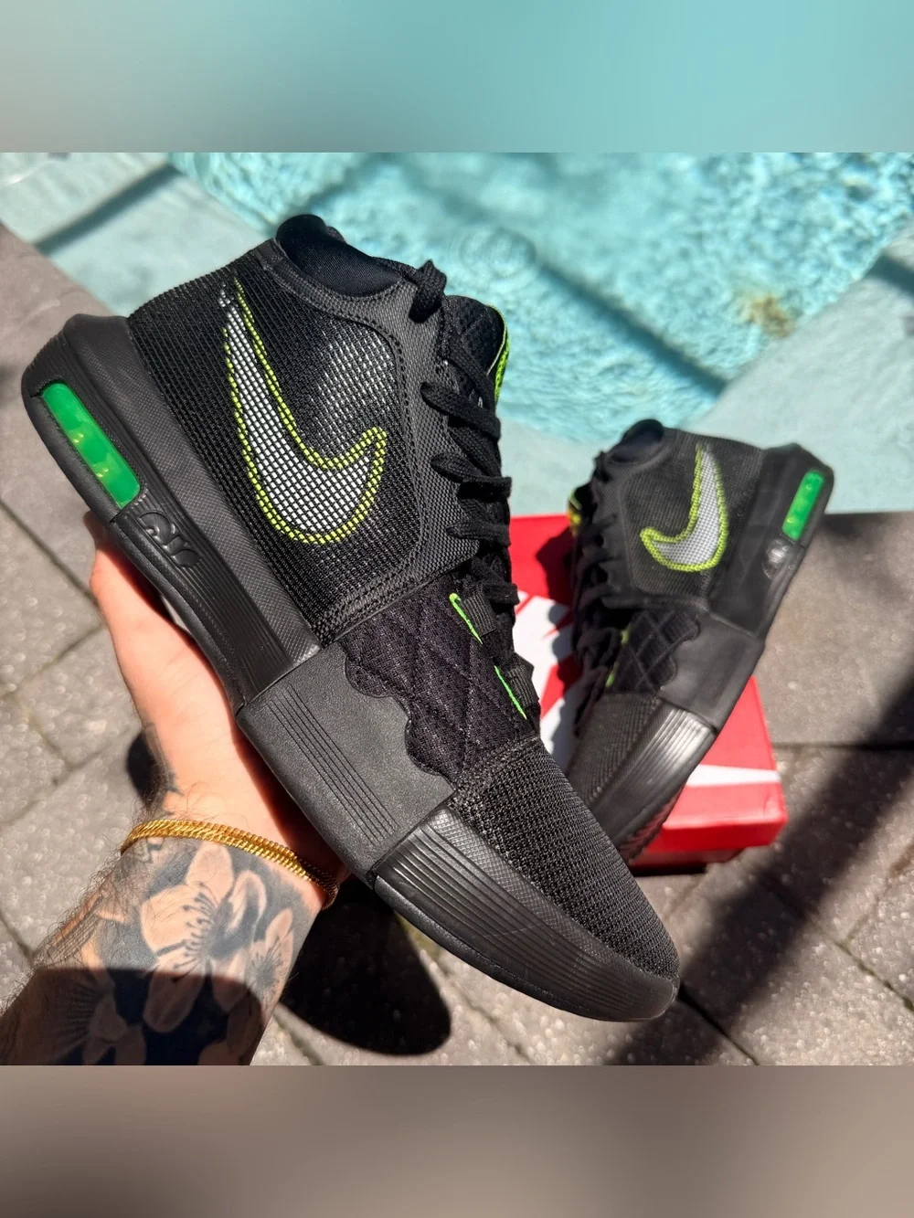 NIKE LEBRON WITNESS VIII LOW TOP BASKETBALL SNEAKERS BLACK/VOLT LACE-UP SZ. 8.5